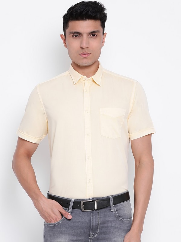 Mens Yellow Short Sleeves Slim Fit Solid Shirt